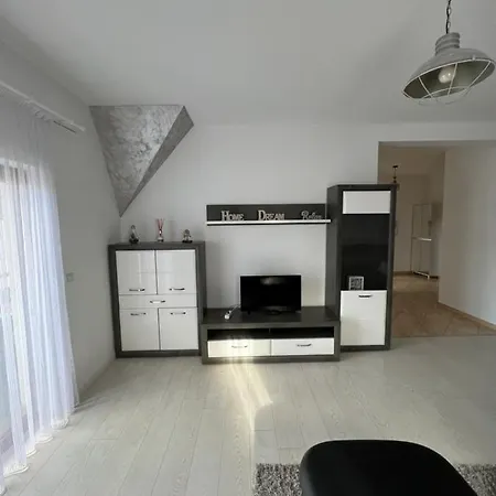 Un Apartament Deosebit, Aerisit, Ultracentral. Radauti Exterior photo