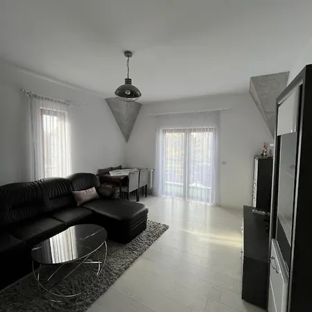 Un Apartament Deosebit, Aerisit, Ultracentral. Radauti Exterior photo
