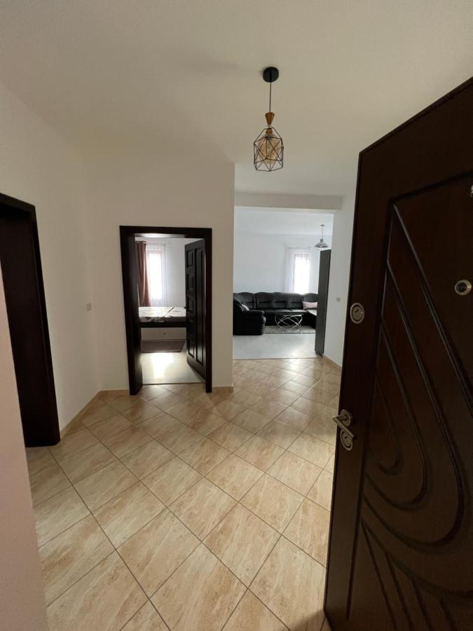 Un Deosebit, Aerisit, Ultracentral. Apartment